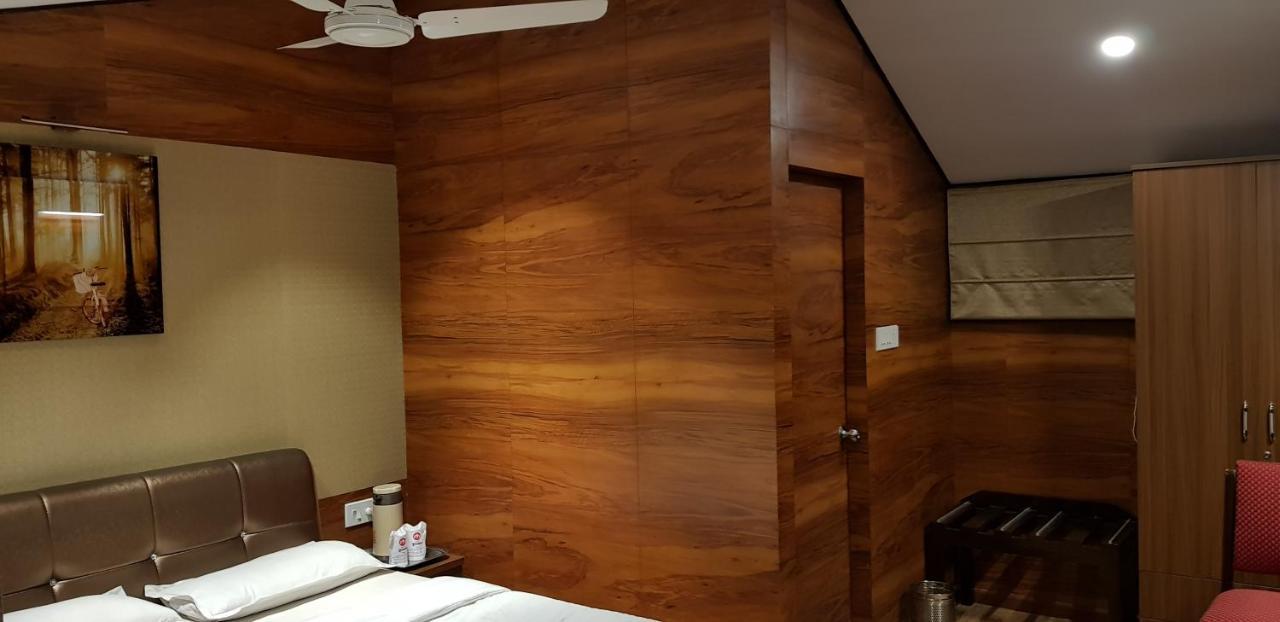 Rushabh 3* Kolkata