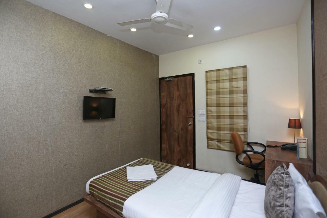 Rushabh 3* Kolkata
