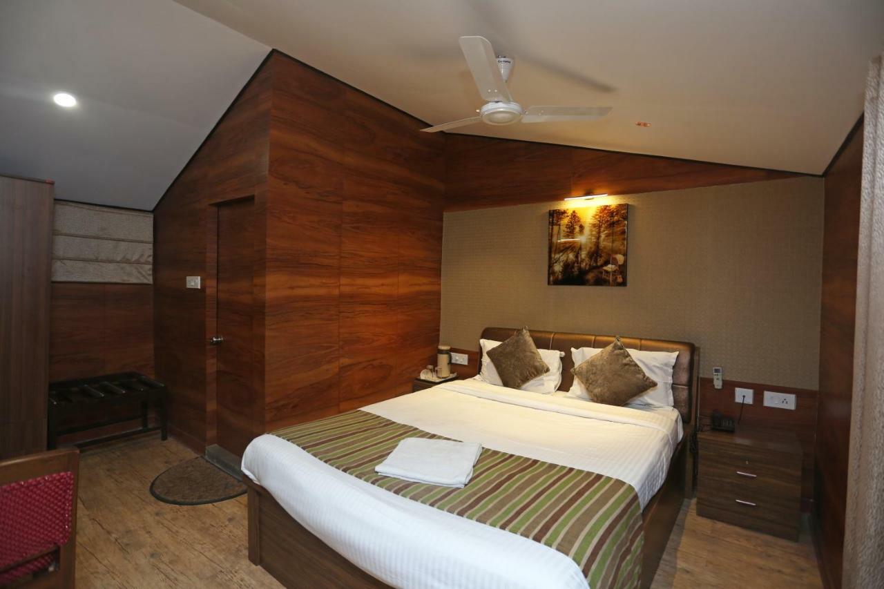 Rushabh Hotel Kolkata