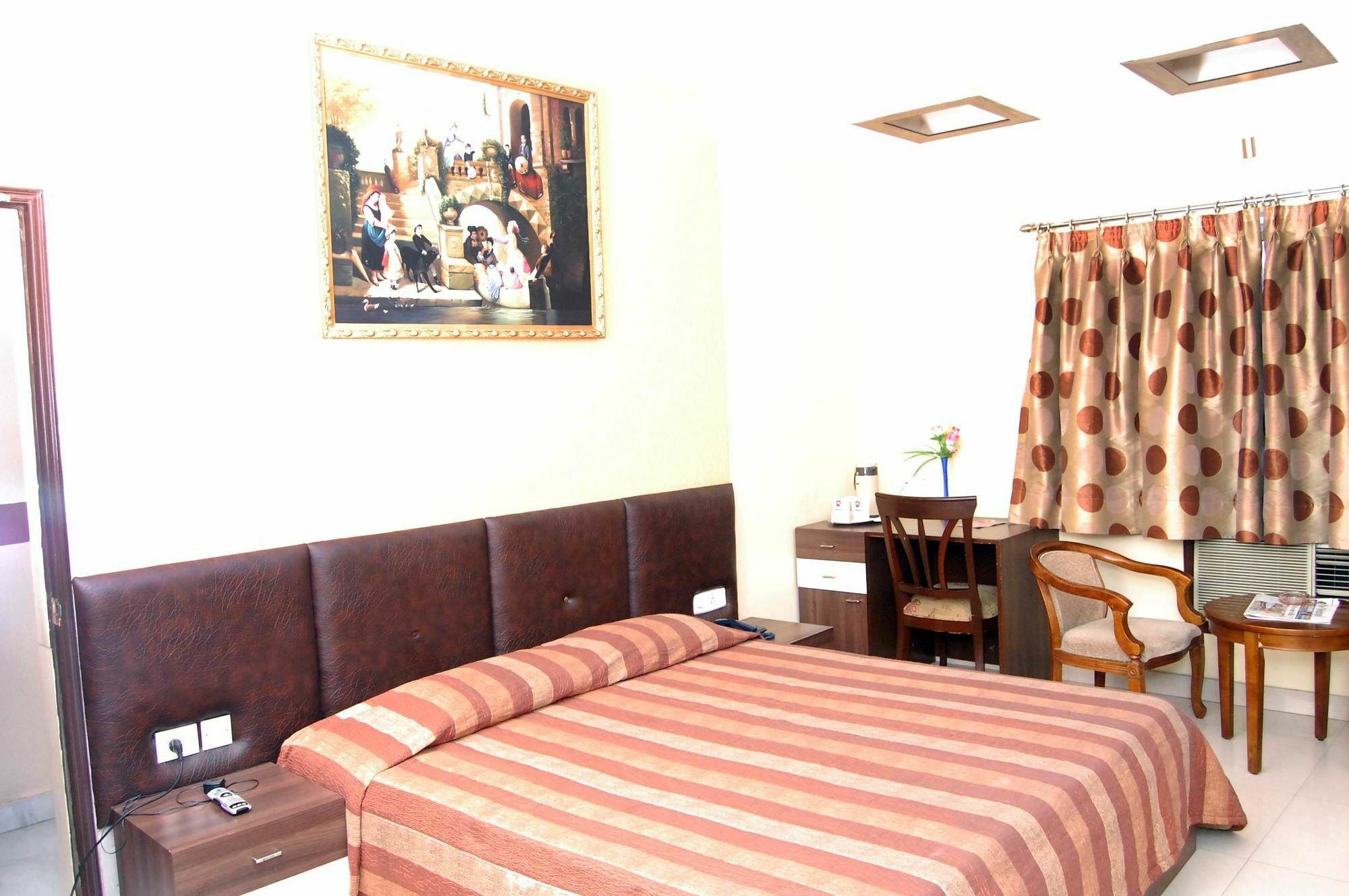 Rushabh 3* Kolkata